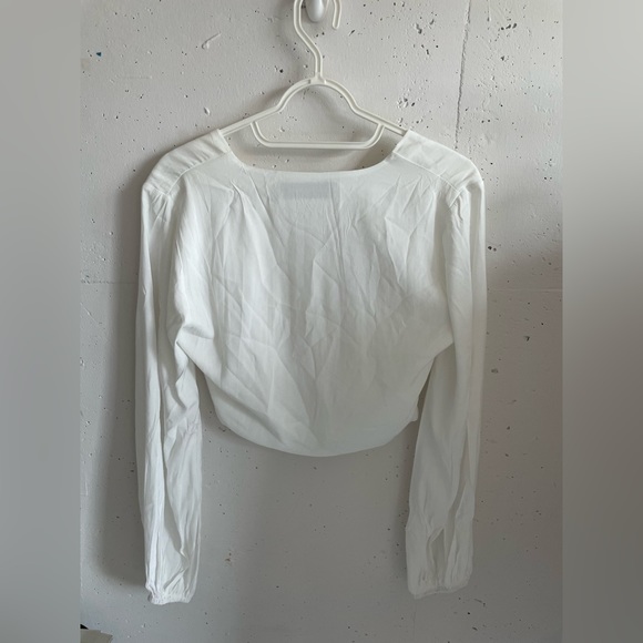 White V-neck Blouse - Picture 2 of 4